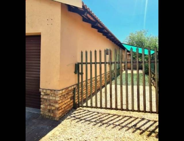 3 BEDROOM FREESTANDING FOR SALE IN WATERVAL EAST